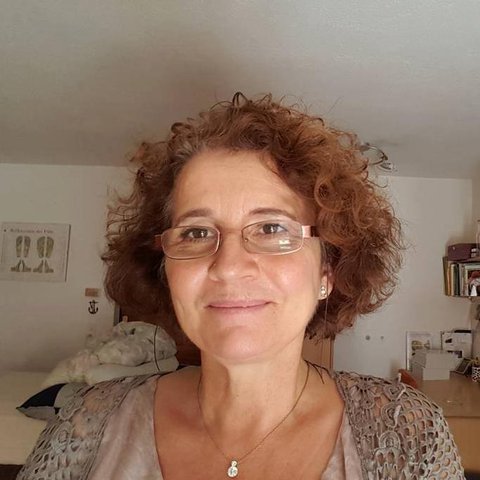 Profilbild von Lucina Knight-Libera